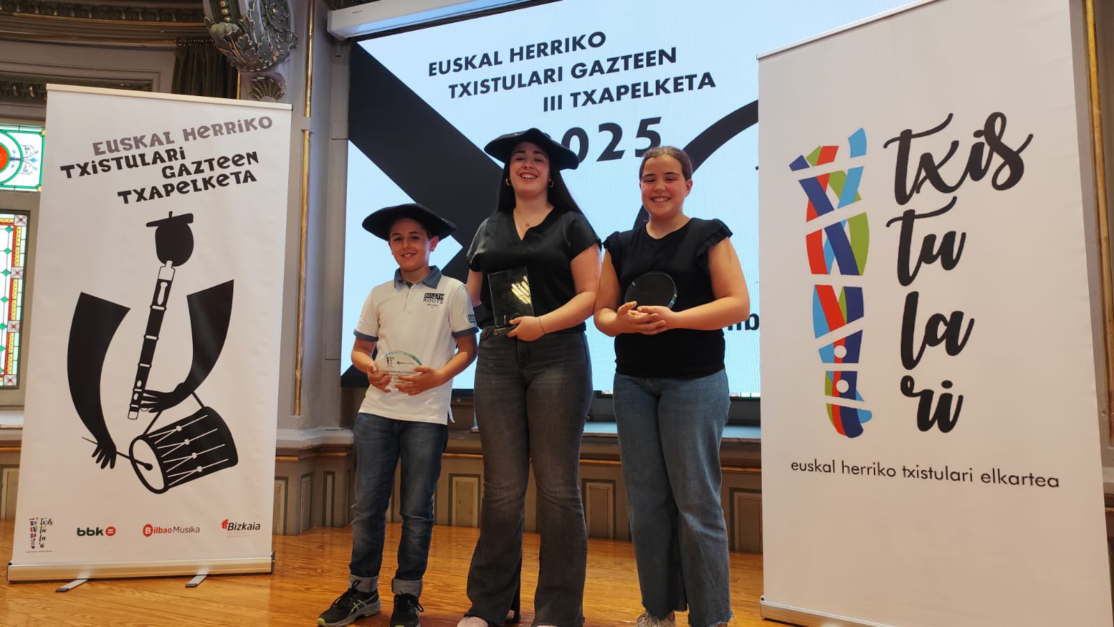 Euskal Herriko Txistulari Gazteen Txapelketan txapeldun izan dira baztandarrak