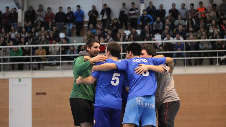 Gaur ireki dute Doneztebeko kiroldegia