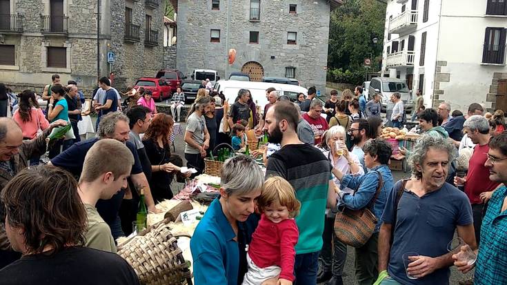 Apirilaren 19an abiatuko da Mendialdeko Azoka Ibiltaria