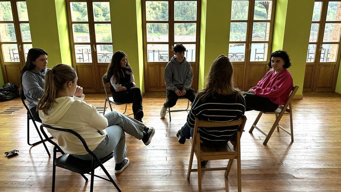 Harreman osasuntsuei buruzko tailerra egin dute Aresoko gazteek