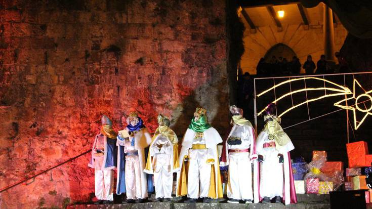 Errege Magoek bisita egin zuten atzo Beran