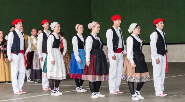 Gure Txokoa dantza taldean izena emateko epea zabalik da