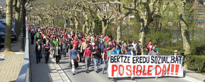 400 bat lagunek parte hartu dute Berako manifestazioan