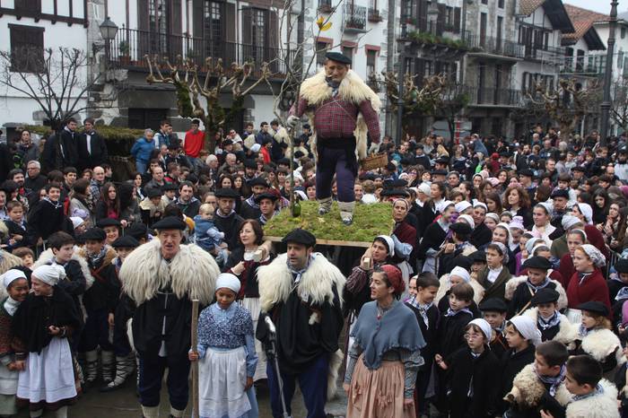 Olentzero eguna prestatzeko Lesakako besta batzordea bilduko da gaur