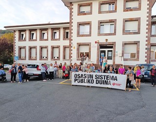 Osasun postu guziak «modu egonkorrean betetzea» eskatu du Baztango Osasun Plataformak