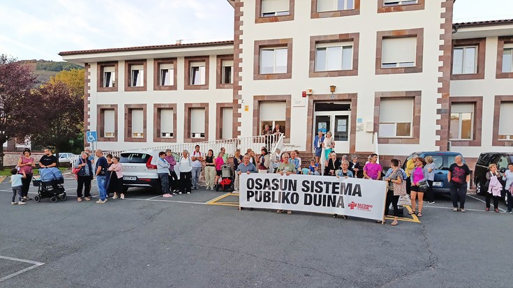 Osasun postu guziak «modu egonkorrean betetzea» eskatu du Baztango Osasun Plataformak
