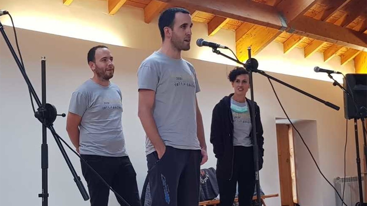 Bardoak bertso ekimeneko finalerako sarrerak Maider Nabarrorentzat eta Maider Petrirenarentzat