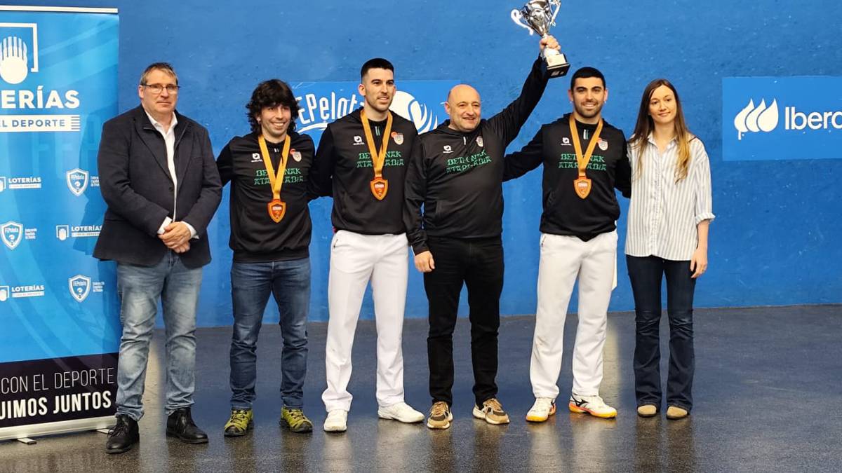 Ugaitz Elizaldek Espainiako bigarren mailako klub arteko txapela eman dio Beti Onak taldeari