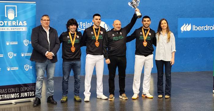 Ugaitz Elizaldek Espainiako bigarren mailako klub arteko txapela eman dio Beti Onak taldeari