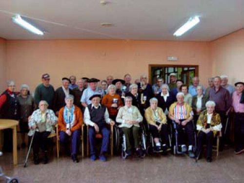 55 partaide bildu dituzte Elizondoko zahar-etxean egin diren mus, seises eta partxis txapelketek