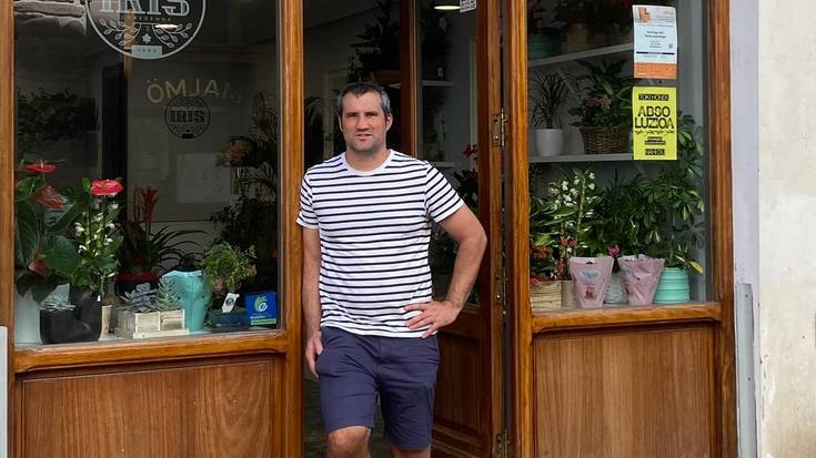 Loreez eta futbolaz solasean