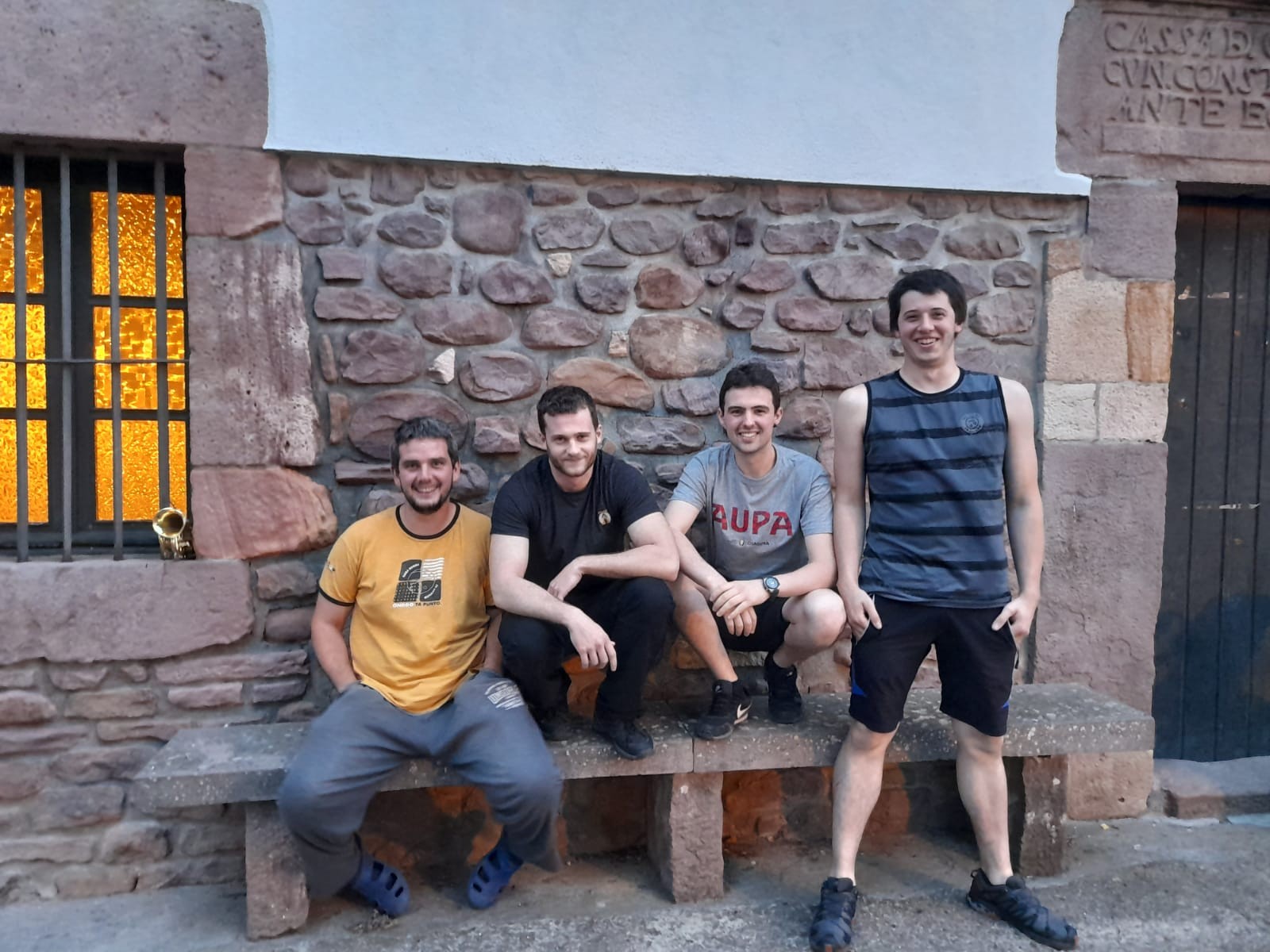 «Gazte zein zaharrak giro ederrean biltzen dituen egunak dira herriko bestak»