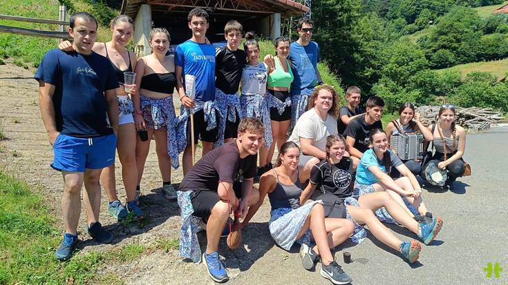 Beroa lagun, festa giroan ibili dira asteburuan Areson