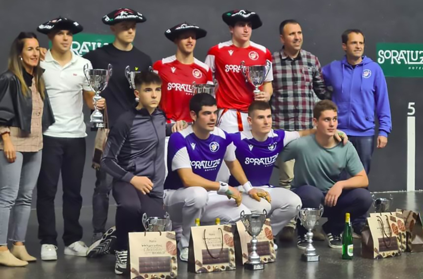 Beñat Apezetxea goizuetarra txapedunorde izan da Oñatiko 42. San Miguel pilota txapelketan
