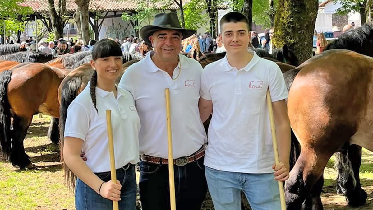 «Ferietako gauzarik politena azienden paseoa izaten da»