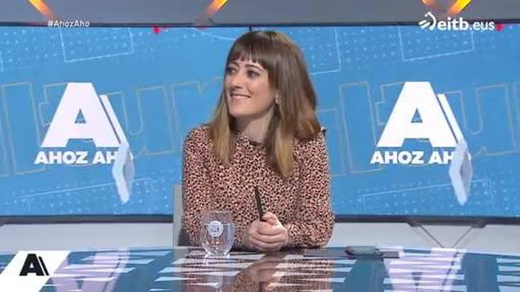 Irantzu Pastor lesakarra 'Ahoz Aho' saioan izan da 'Lumineszenteak' liburua aurkezten