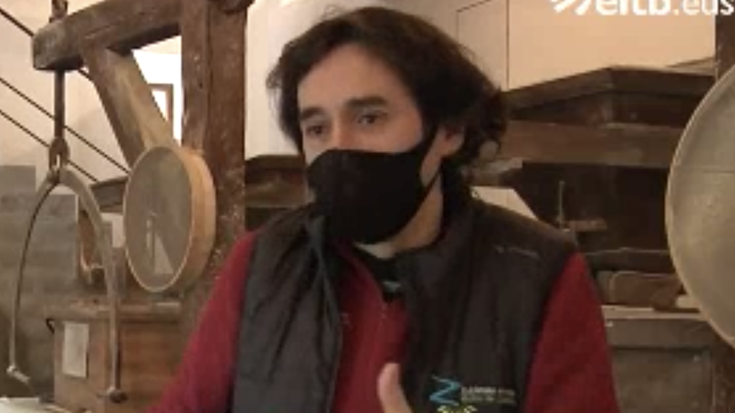 Zubietako errotako martxa ezagutzeko Edorta Amuruarekin bildu ziren atzoko Biba zuek! saioan