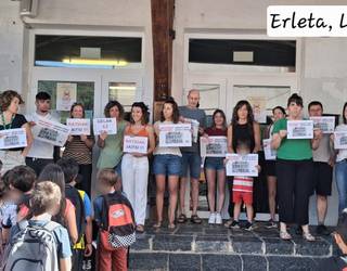 Erleta eskolako irakasleek ere bat egin dute hezkuntzako mobilizazioekin
