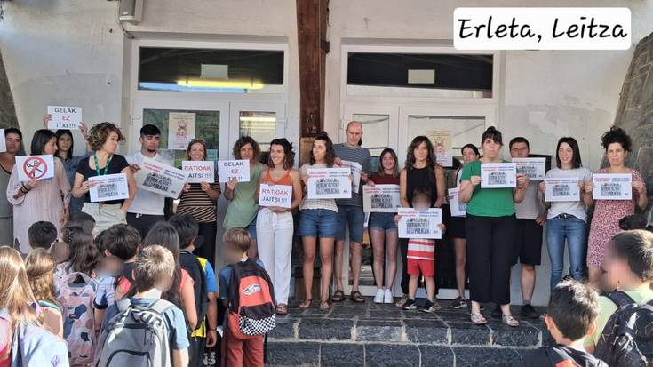 Erleta eskolako irakasleek ere bat egin dute hezkuntzako mobilizazioekin