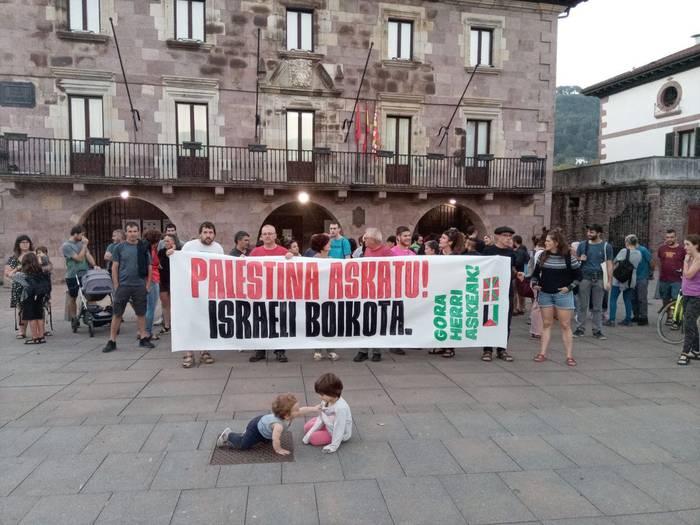 Baztango EH Bilduk Palestinaren zapalkuntza salatu eta larunbateko manifestazioan parte hartzeko deia egin du