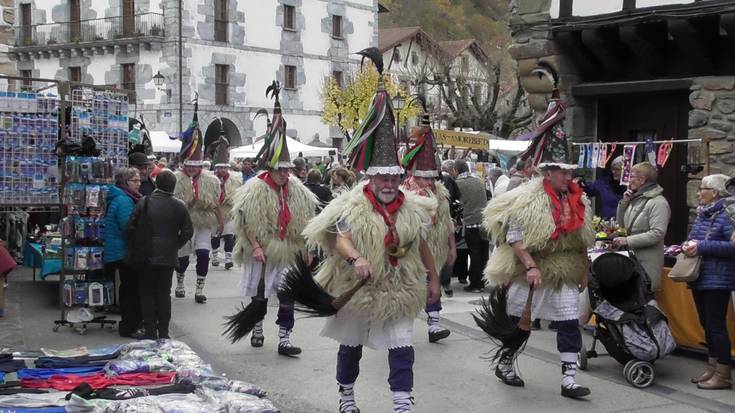 Berriz ere plazara bueltatu da Goizuetako azienda feria