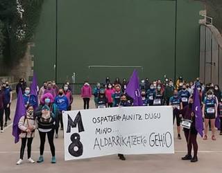 Iturengo emakumeen mahai ingurua eginen dute martxoaren 6an