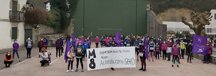 Iturengo emakumeen mahai ingurua eginen dute martxoaren 6an