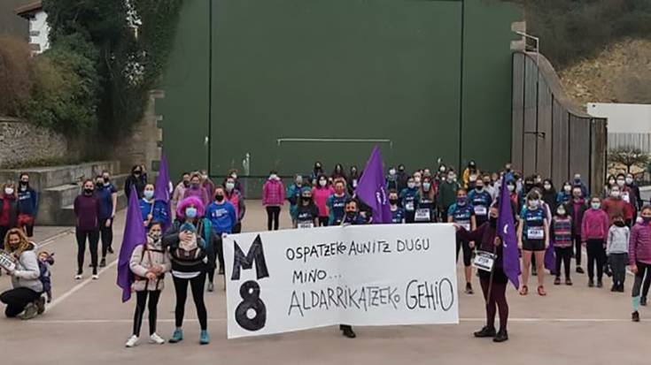 Iturengo emakumeen mahai ingurua eginen dute martxoaren 6an