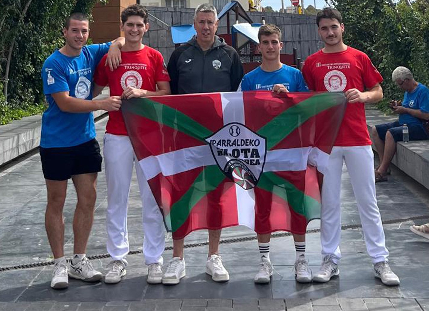 Sarako Izarrako pilotariak Teruelgo Torneoan aritu dira Iparraldeko Pilota Batzordearekin