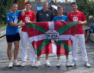 Sarako Izarrako pilotariak Teruelgo Torneoan aritu dira Iparraldeko Pilota Batzordearekin