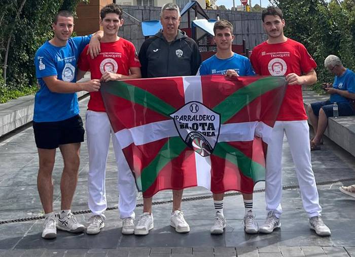Sarako Izarrako pilotariak Teruelgo Torneoan aritu dira Iparraldeko Pilota Batzordearekin