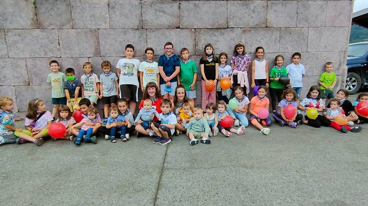 Haurrendako jokoak eta laxoa desafioa izan dute Arraiozen besten seinale