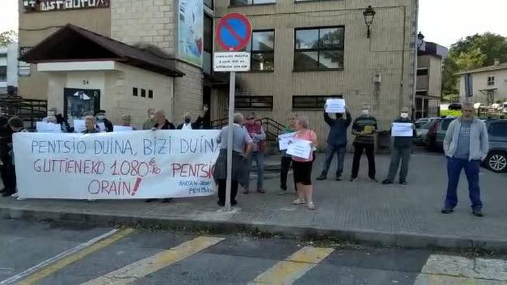 Urriko elkarretaratzea Beran egin dute Baztan-Bidasoko pentsiodunek