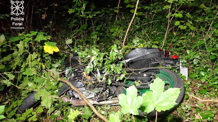 Berroeta inguruan gizonezko bat hil da bart gauean motoarekin izan  duen istripuaren ondorioz