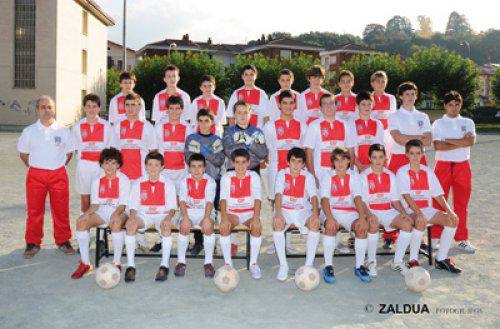 Infantil mailako futbol derbia jokatuko dute Doneztebek eta Baztanek Taxoaren