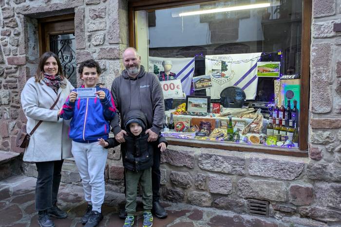 Jose Luis Eskudero Iñarrea da aurten Errekaren eguberrietako saski erraldoiaren irabazlea