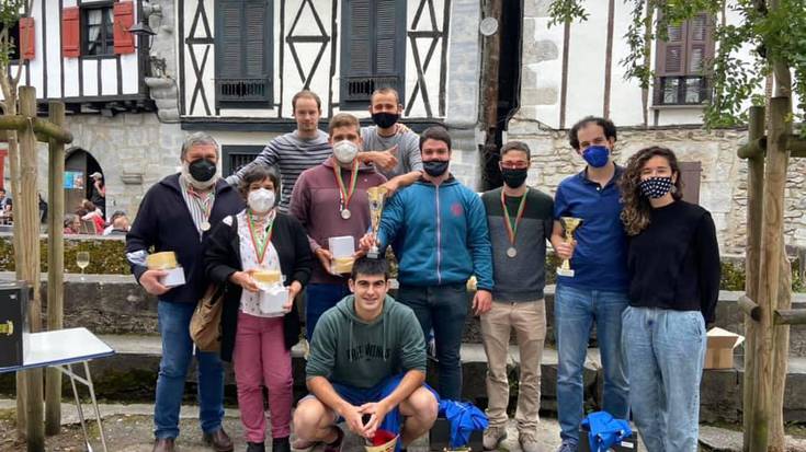 Beti Gaztek antolatutako mahai-joko txapelketak baditu irabazleak