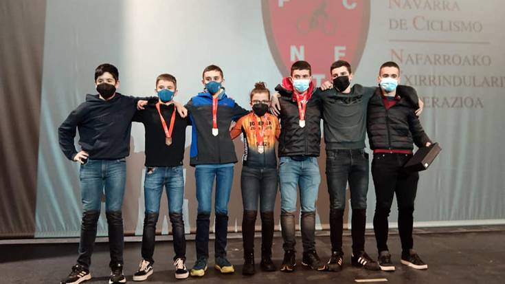 Eskualdeko txirrindulari gaztetxoak saritu dituzte Nafarroako Txirrindularitzaren galan