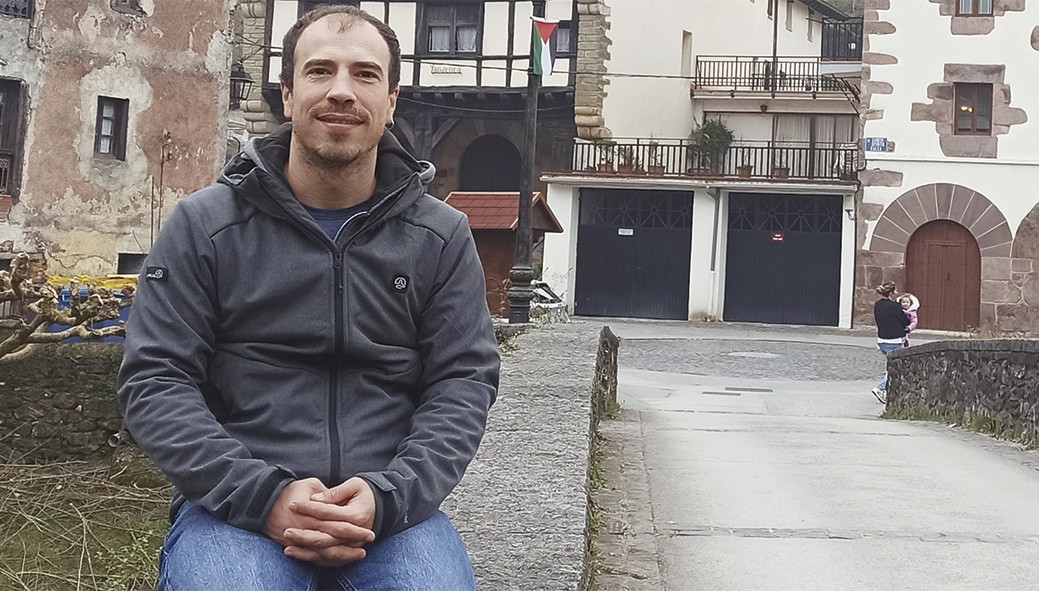 «Abizen bakoitzaren atzean historia bat dago»