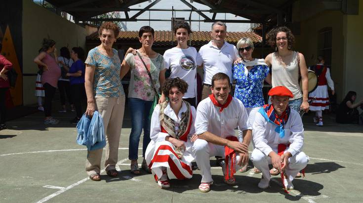 Ongi merezitako omenaldia egin diote Ixabel Danborienari Arantzan