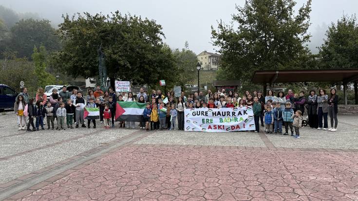 Sunbillako eskolak ere babesa adierazi dio Palestinako herriari