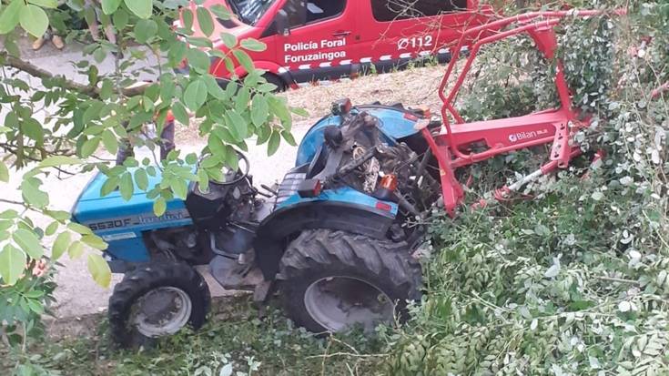 71 urteko gizasemea hil da Leitzan traktorea iraulita