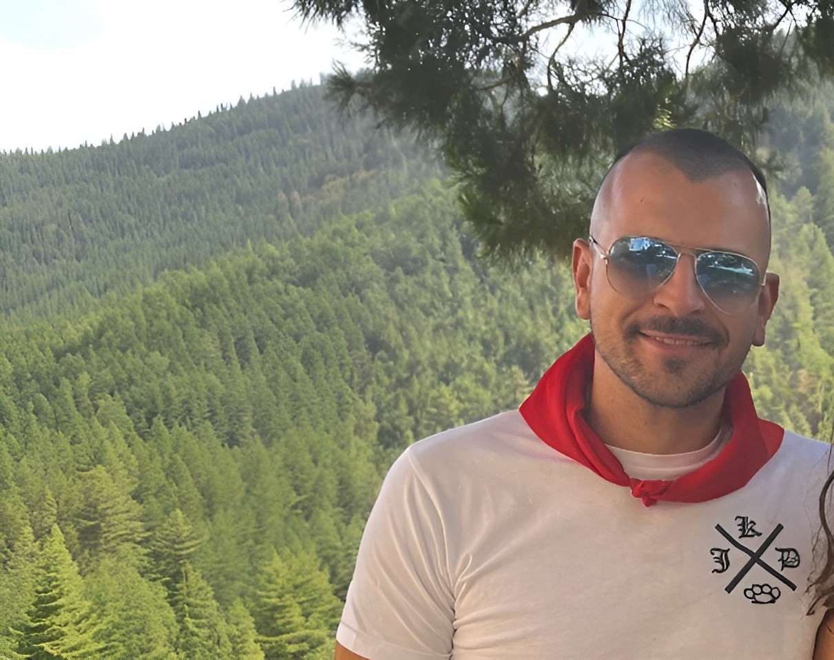 «Barruak momentuan eskatzen didanari kantatzea gustatzen zait»