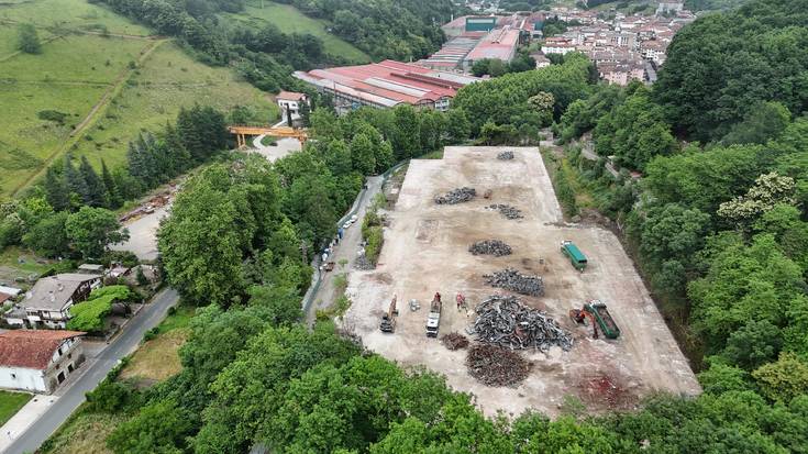 Luberrondoko lantegia eraitsi du Arcelor Mittal enpresak Lesakan