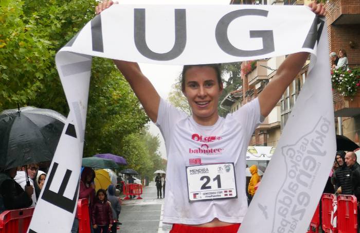 Ainhoa Etxegarai beratarrak irabazi du Mendira Joan Etorria lasterketa