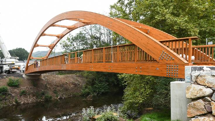 Bidasoko Bide Berdea Elizondoraino hedatzeko lanak aitzineratuak dituzte