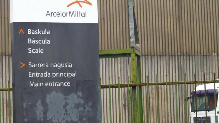 Aldi baterako lan erregulazioa proposatu du Arcelor Mittalek, baita Legasa eta Lesakako lantegietan ere