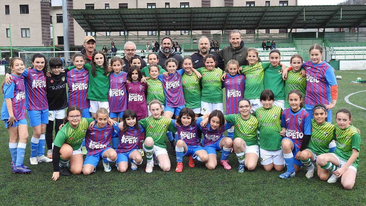 Sarako Izarra errugbi taldeko gizonezkoek Frantziako txapelketako final hamaseirenak jokatuko dituzte
