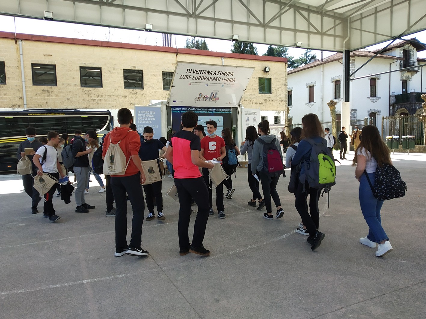 Europari eta immigrazioari buruz mintzatu dira Berako Toki Ona institutuan