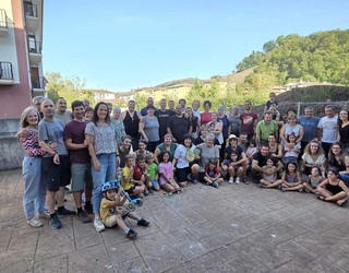 Giro ederrean ospatu dute Baztanberriko besta bigarren urtez